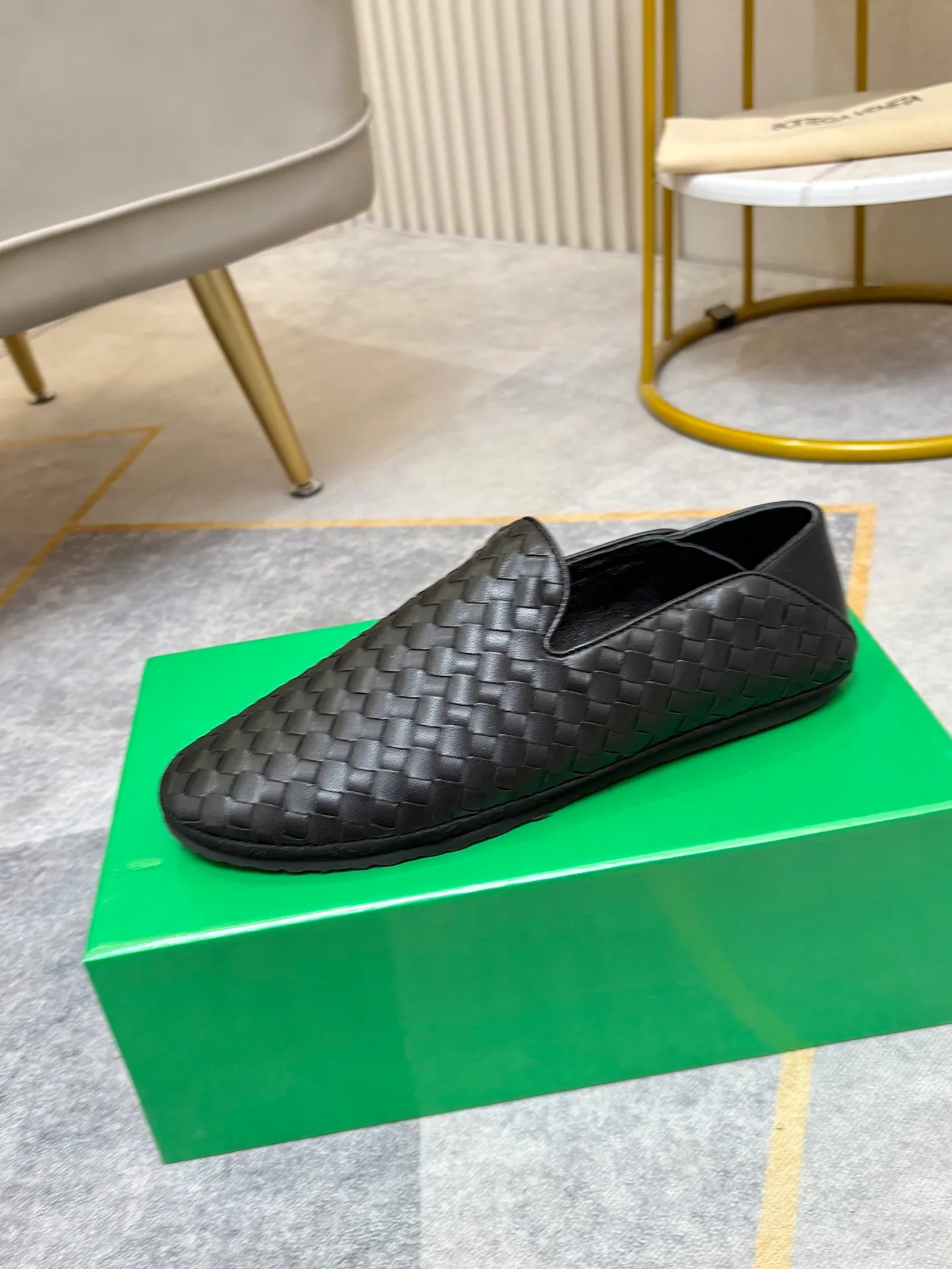 P420. BV men's casual shoes, handsome and versatile low-top shoes, woven cowhide upper, pigskin lining for the feet, 🌺🌺perfect shoe last, 🌲🌲 fashionable and handsome, comfortable on the feet, 🚗🚗wear-resistant and non-slip rubber outsole. Code number: 38-44. 45 is custom-made and cannot be returned or exchanged